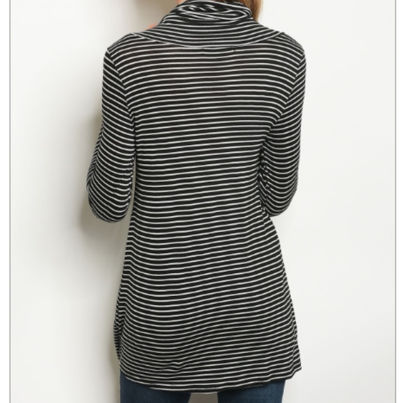 🆕🍁 Black & White Stripes Cowl Neck Top - Picture 2 of 2